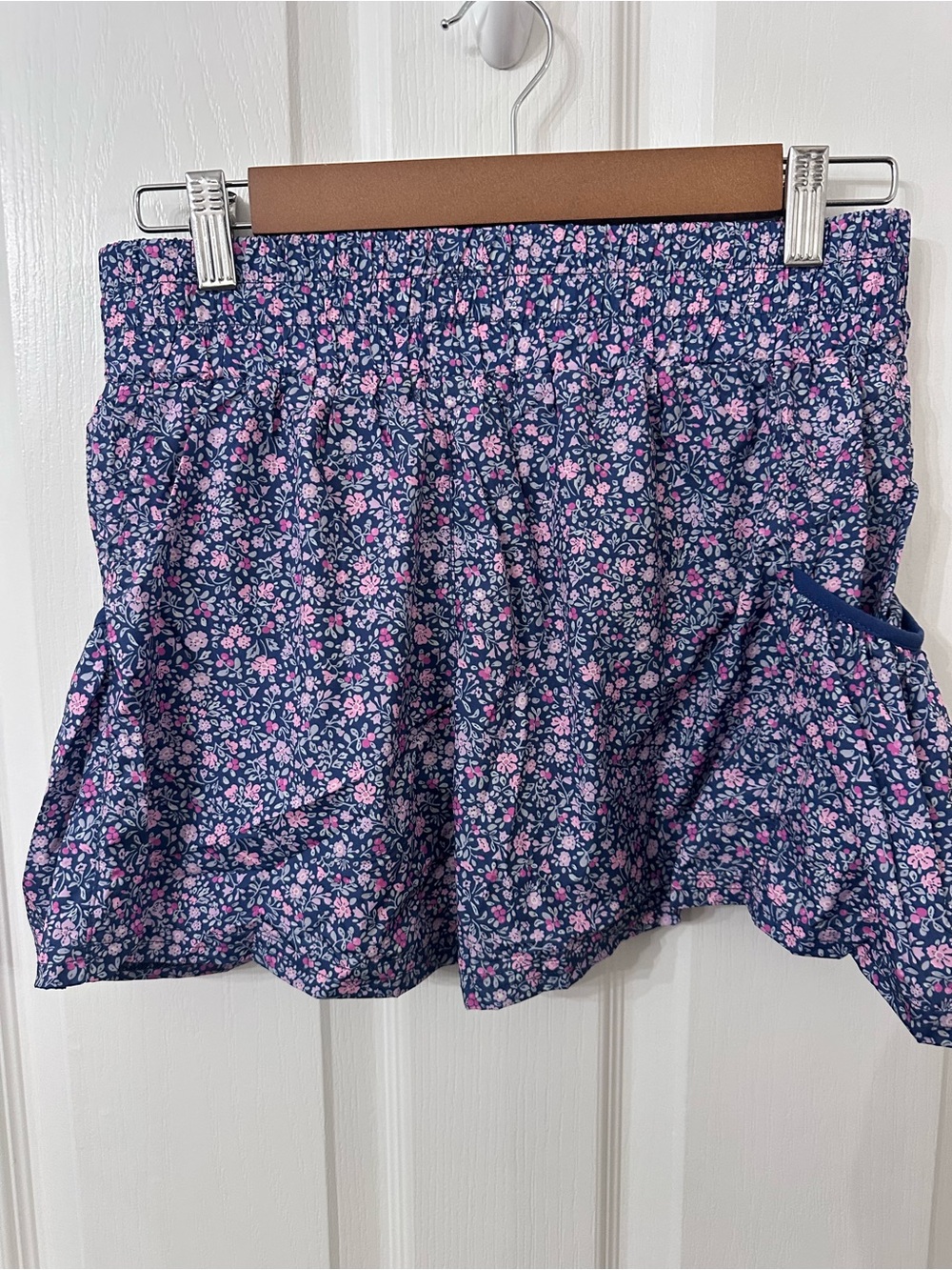 Posie Floral Smocked Tennis Hike Skort NWT Navy Pink - Size Medium